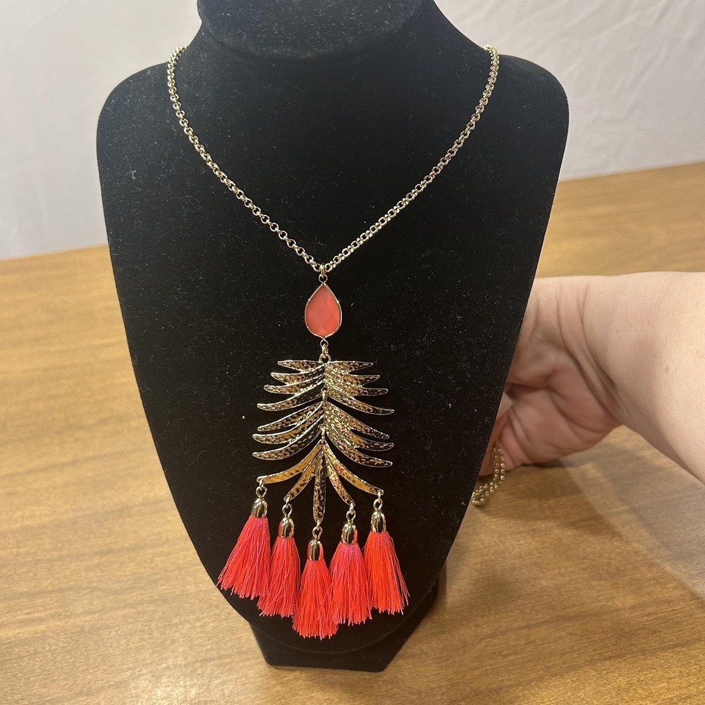 Necklace Pink Tassel Leaf Pendant Gold Tone 20" Womens Boho Statement Jewelry